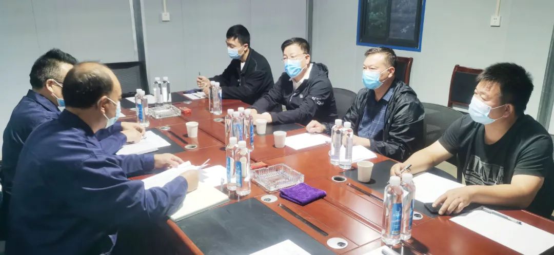 盧氏縣人民政府副縣長呂宏偉國慶節(jié)前到中科礦業(yè)檢查安全生產工作